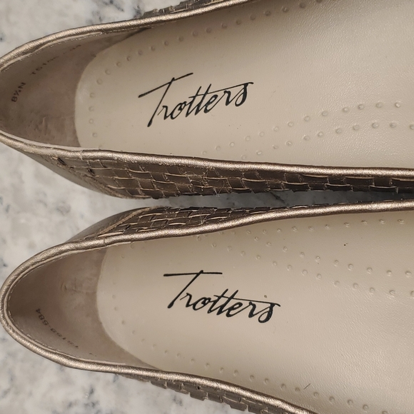 Trotters Liz Gold Metallic Leather Woven Slip on Loafers 8.5 N - Picture 5 of 9